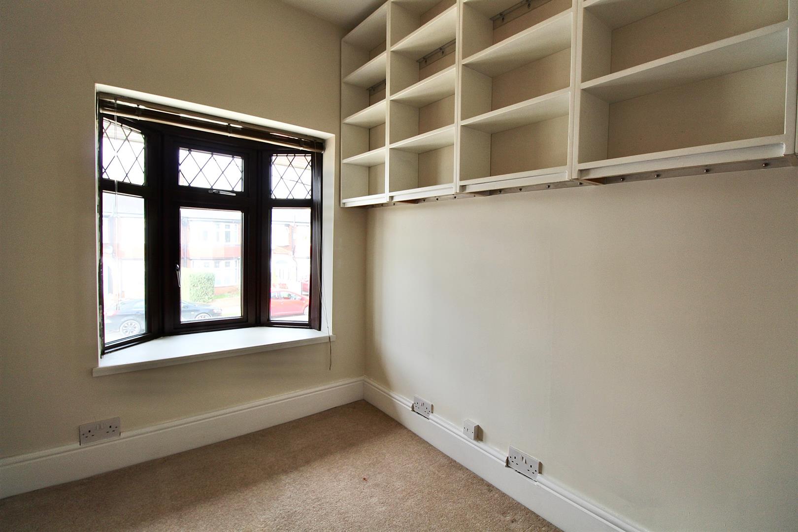 Kenilworth Avenue, Hull Symonds & Greenham